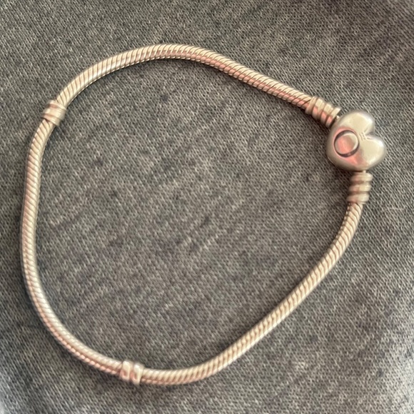 Pandora Moments Heart Clasp Snake Chain Bracelet - Picture 2 of 4